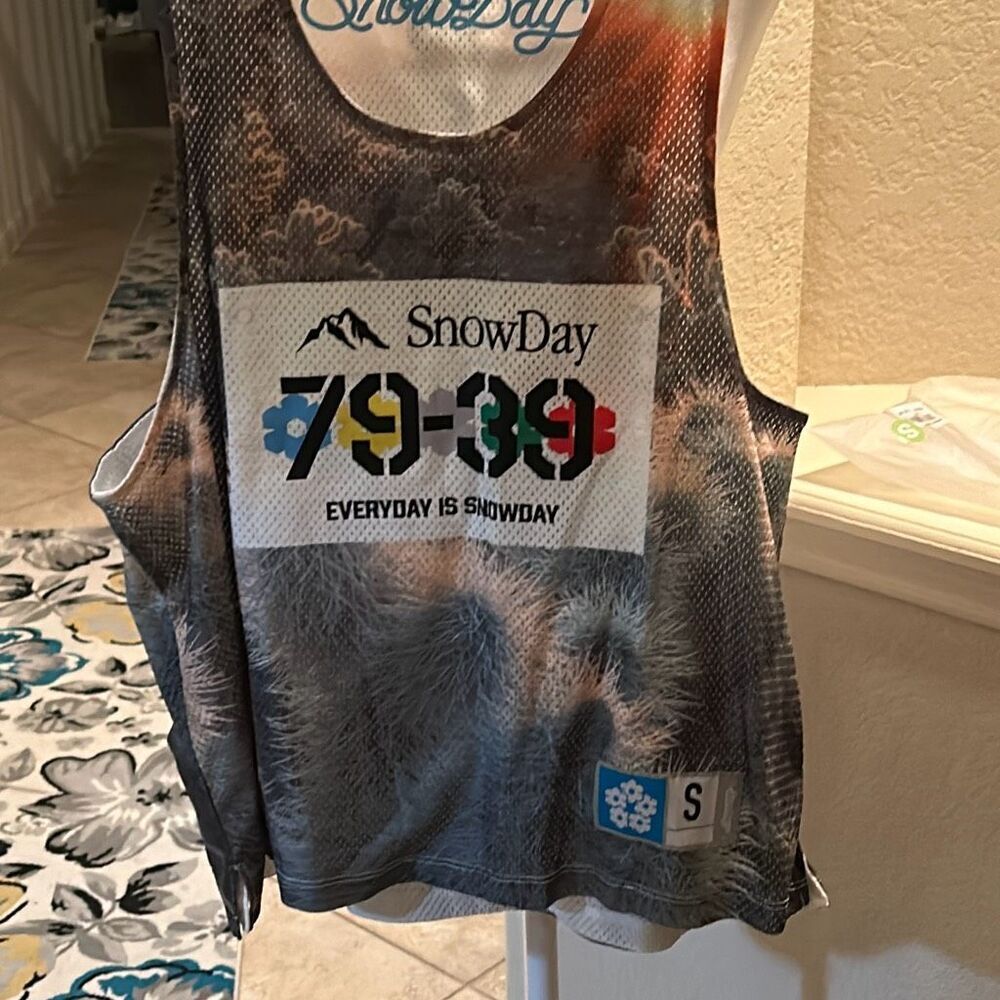 SnowDay Mens Size Small Cactus 7939 Jersey Tank Top Reversible Colorful NWT
